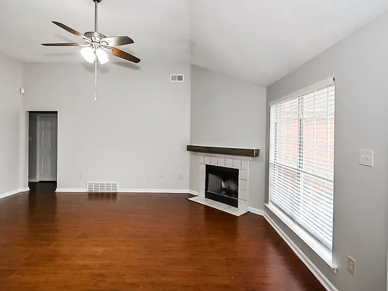 12829 Fox Bend Ln — Photo 5