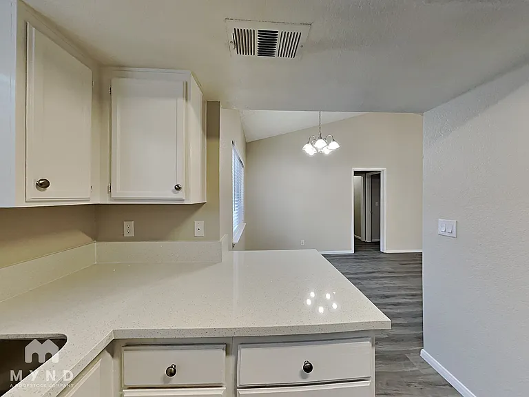 5825 Goodsprings Ct — Photo 7