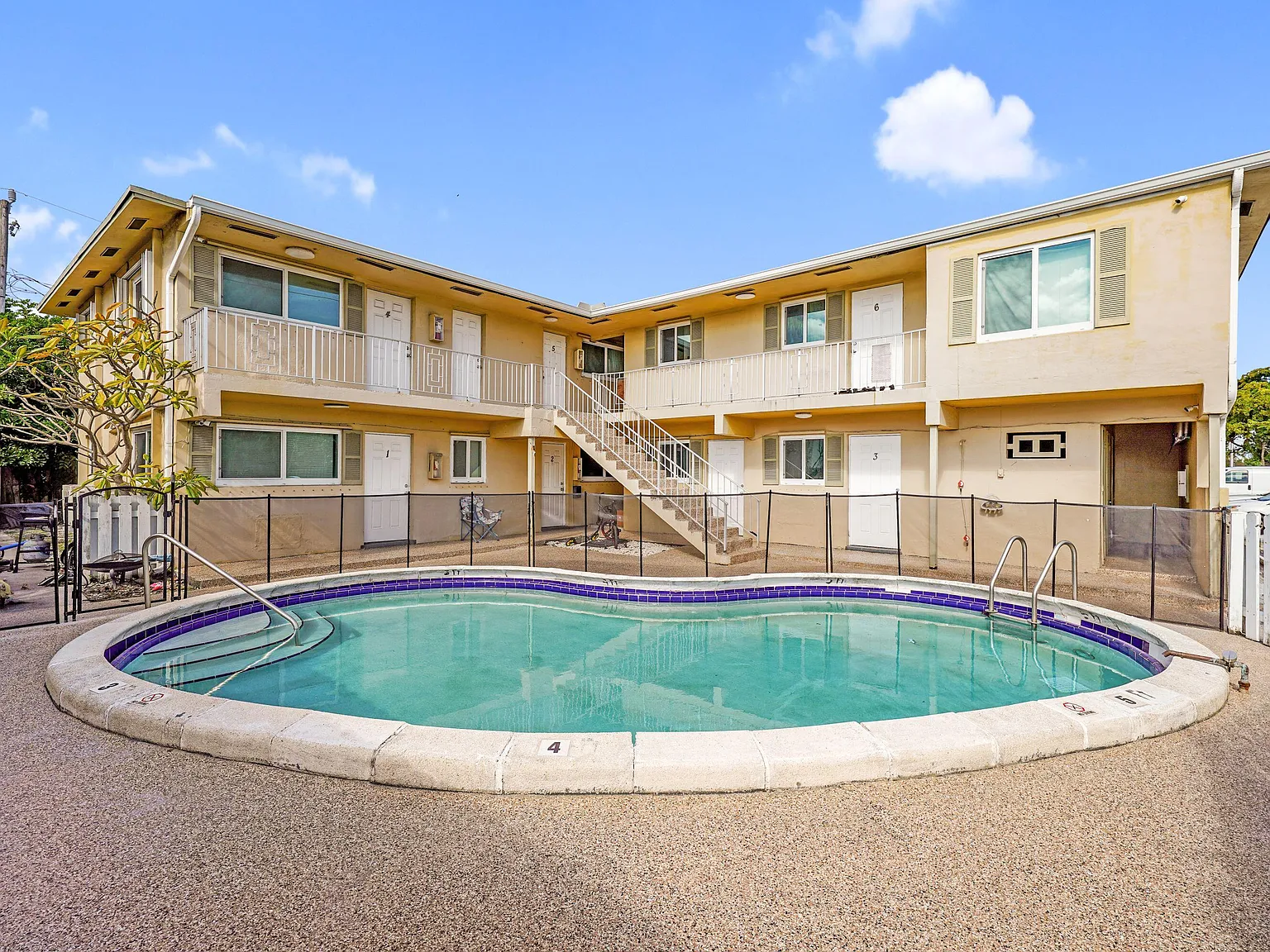 1 bed, 1.0 bath, 4529 sqft, $1,675 — Photo 2
