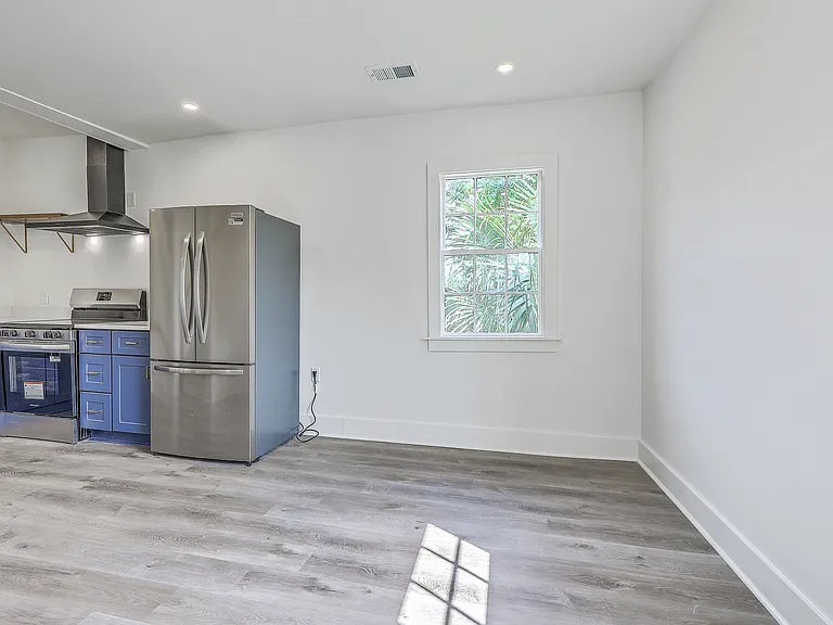 68 Lee St #B — Photo 9