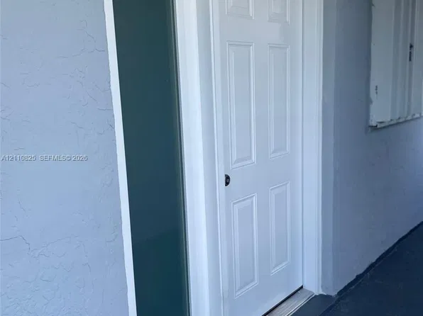 9371 Fontainebleau Blvd APT I224, Miami, FL 33172