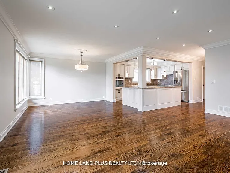 66 Munro Blvd — Photo 8