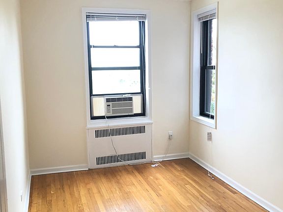 5th image of 2160 E 17th St #6