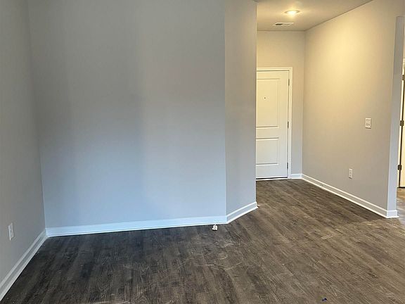 4th image of 49 Trophy Loop