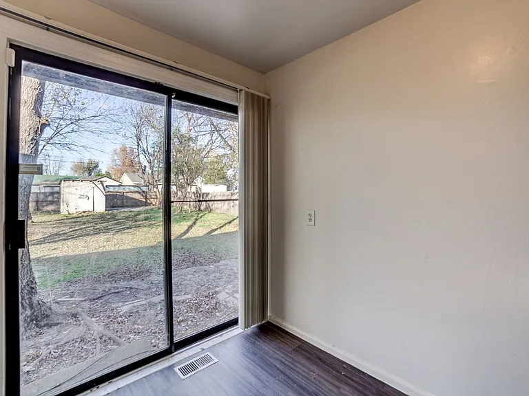 6703 E Queen St — Photo 20