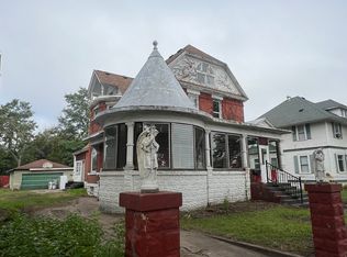 1447 Charles St, La Crosse, WI 54603