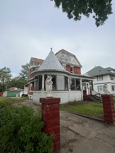1447 Charles St Photo 1