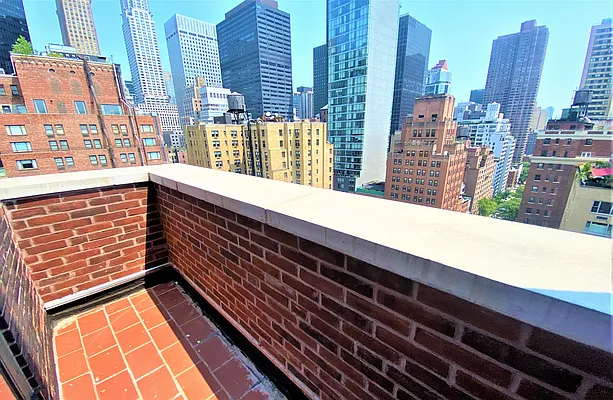 Rented by Manhattan Realty Group | media 7