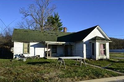1st image of 2104 Orchard Ave