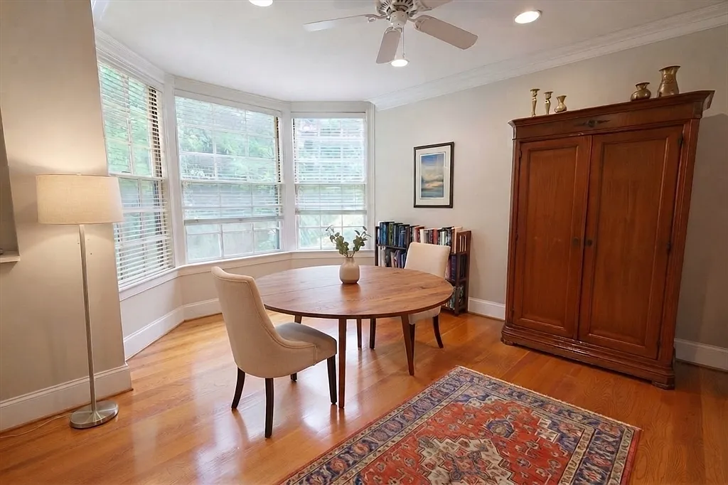 2 bed, 2.0 bath, 1270 sqft, $6,000 — Photo 4