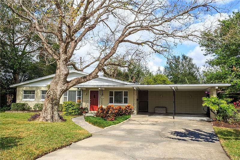 1st image of 2343 Woodcrest Dr