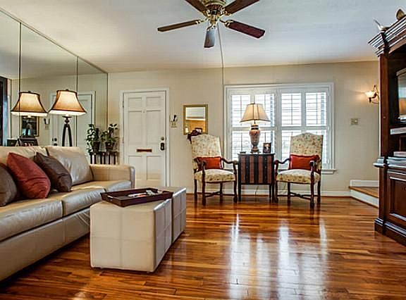4th image of 6353 Bordeaux Ave #6353