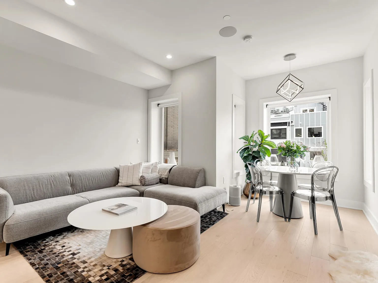 2 bed, 1002 sqft, $6,300 — Photo 4