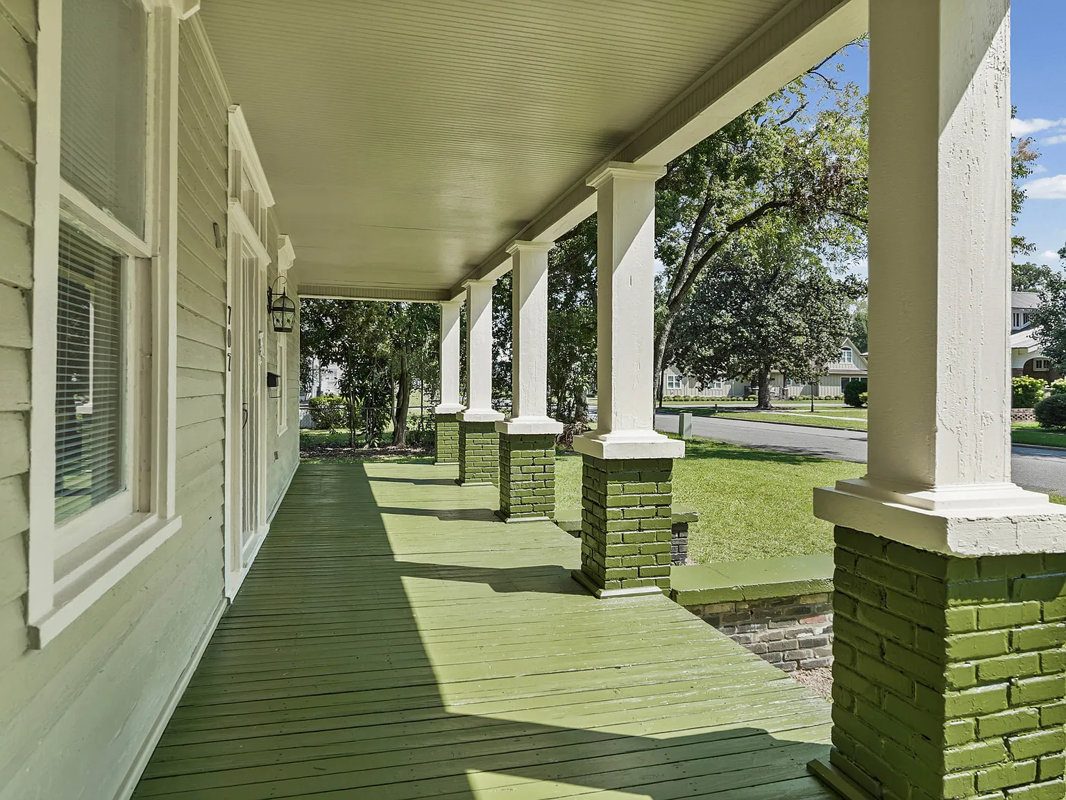 3 bed, 2048 sqft, $1,700 — Photo 4