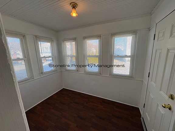 5th image of 192 Chandler Ave Floor 1