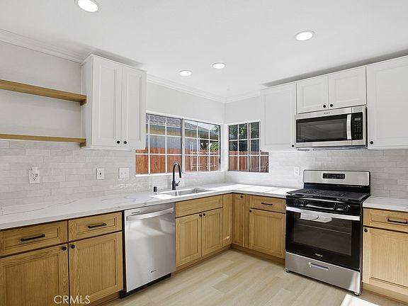 3rd image of 7051 Idyllwild Ln