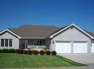 140 Ponderosa Dr, Grand Island, NE 68803