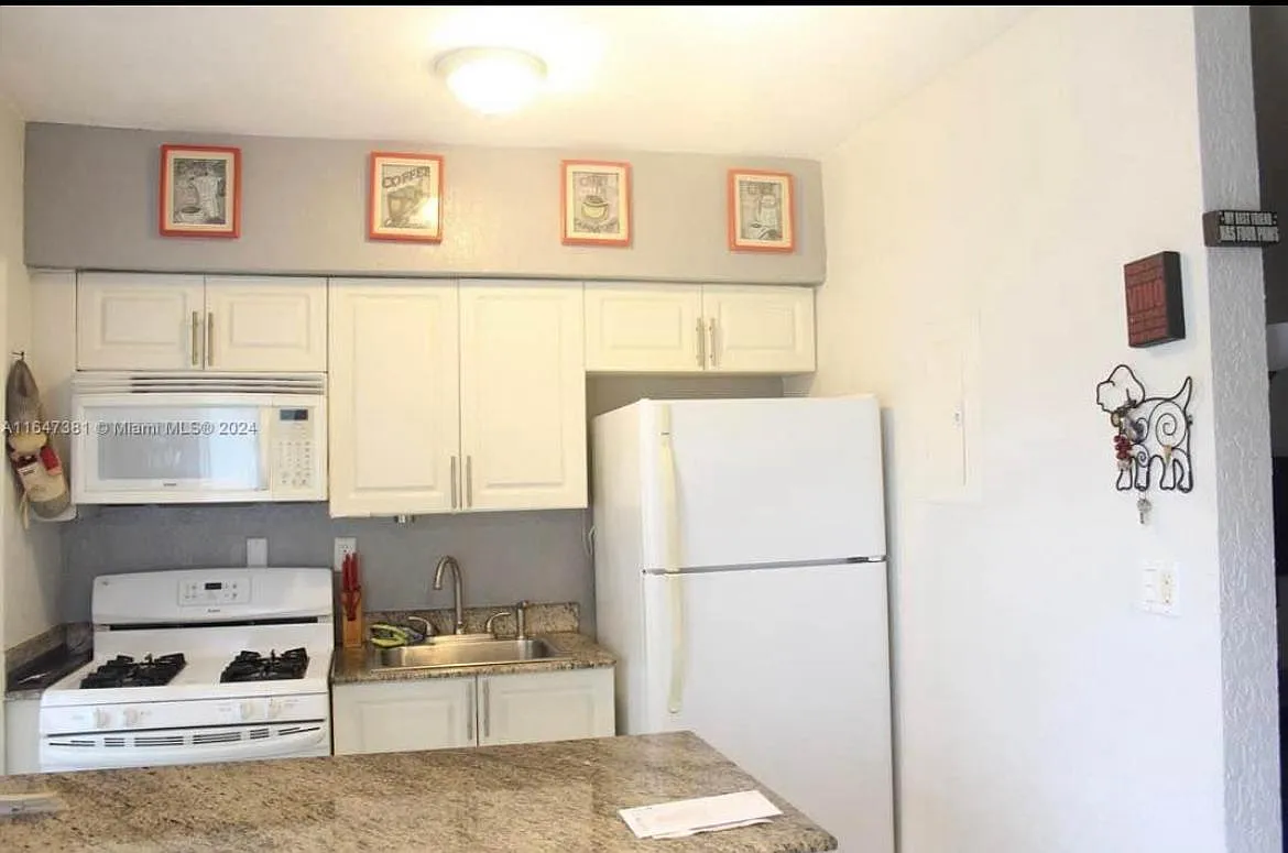 1 bed, 650 sqft, $1,900 — Photo 2