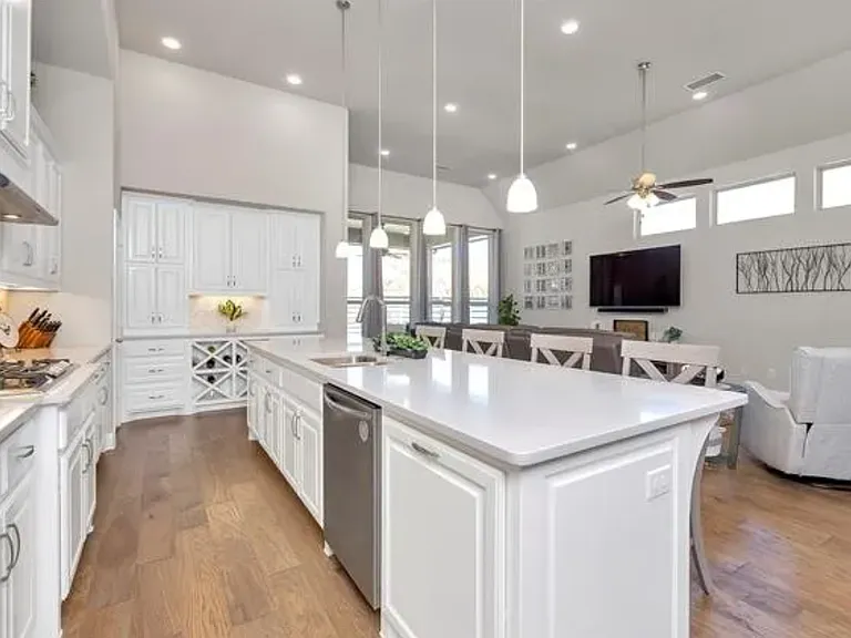 7013 Cross Point Ln — Photo 24