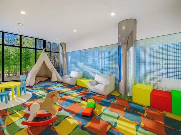 1113 York Avenue image 16 of 16