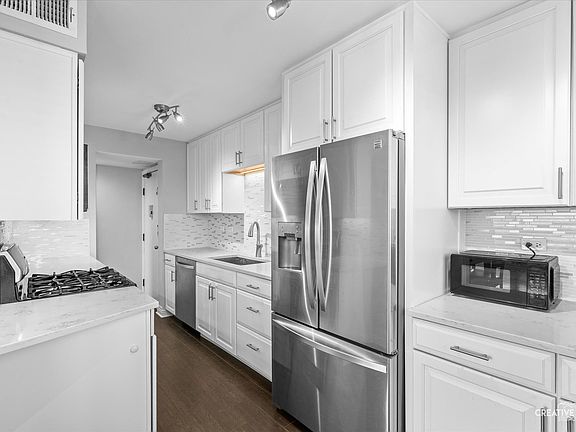 5th image of 5915 W Gunnison St APT 2A