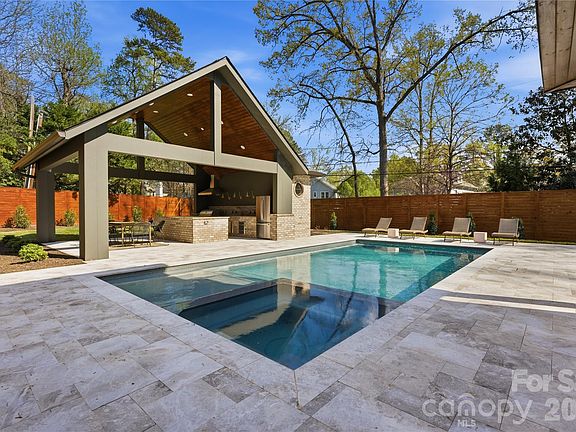 3rd image of 154 N Canterbury Rd