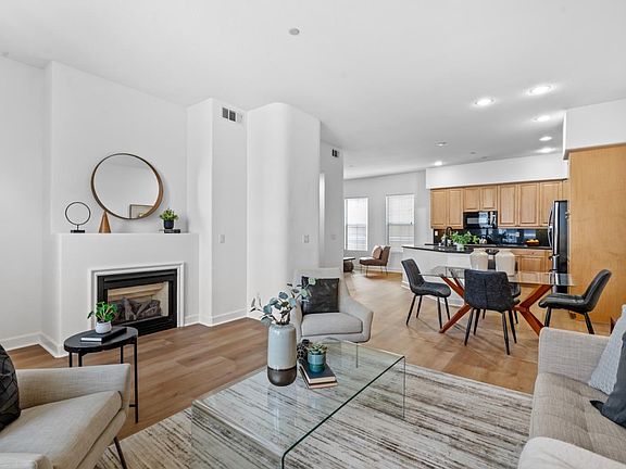 4th image of 839 Harmony Pl