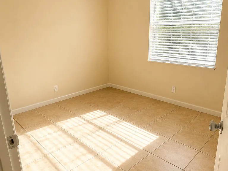 3540 NW 114th Ln — Photo 10