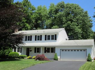 3 Monroe Dr, Poughkeepsie, NY 12601