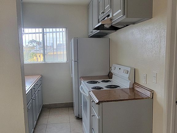 2nd image of 4060 Marlborough Ave APT 10