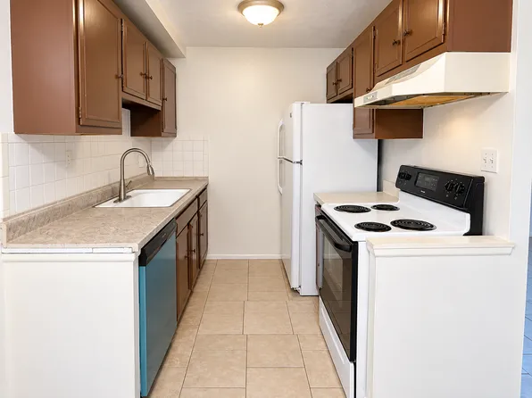 15300 Maple Park Dr APT 14, Maple Heights, OH 44137