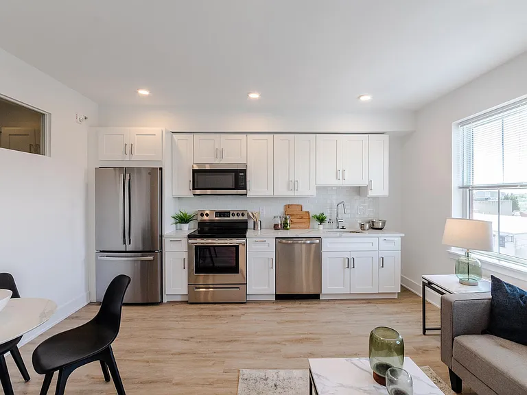 1201 W Girard Ave — Photo 13