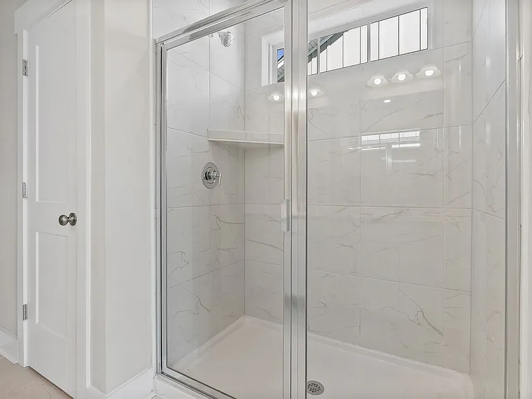 117 Archdale St — Photo 17