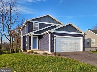 128 Gwenedd Ln, Pleasant Gap, PA 16823