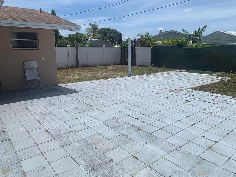 9640 SW 1st Pl — Photo 13