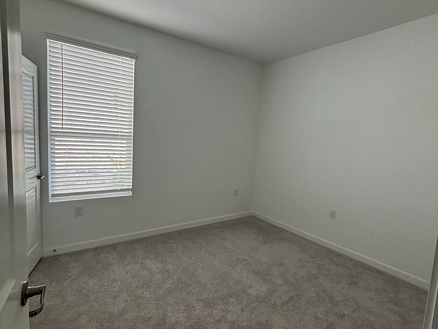 3 bed, 1657 sqft, $700 — Photo 3
