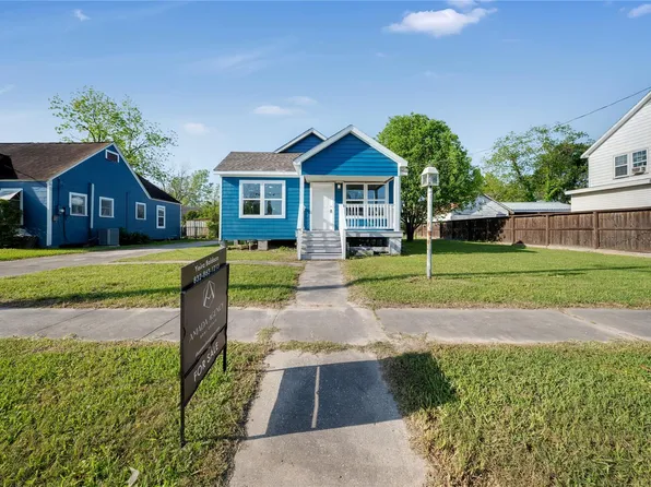 207 E Gulf St, Baytown, TX 77520