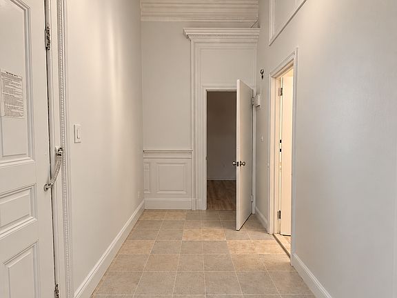 3rd image of 1160 Dean St
