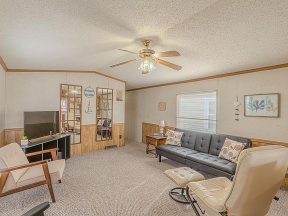 3rd image of 11086 N Landing Rd