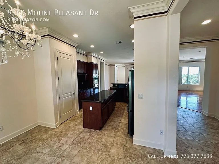 9160 Mount Pleasant Dr — Photo 3