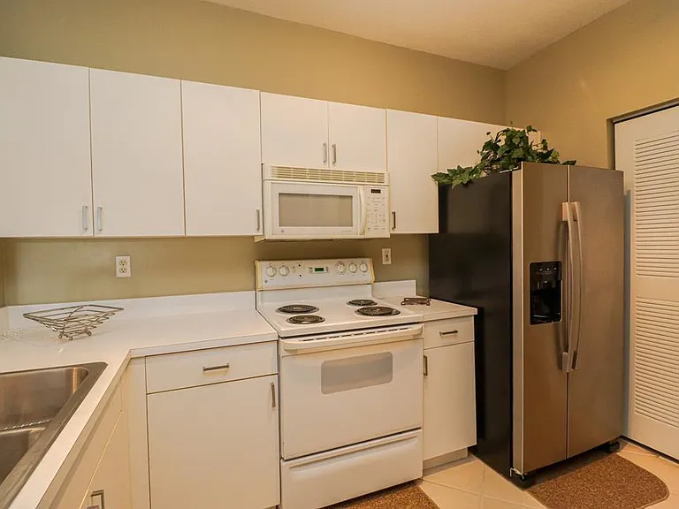 540 Florida Club Blvd #540 — Photo 3
