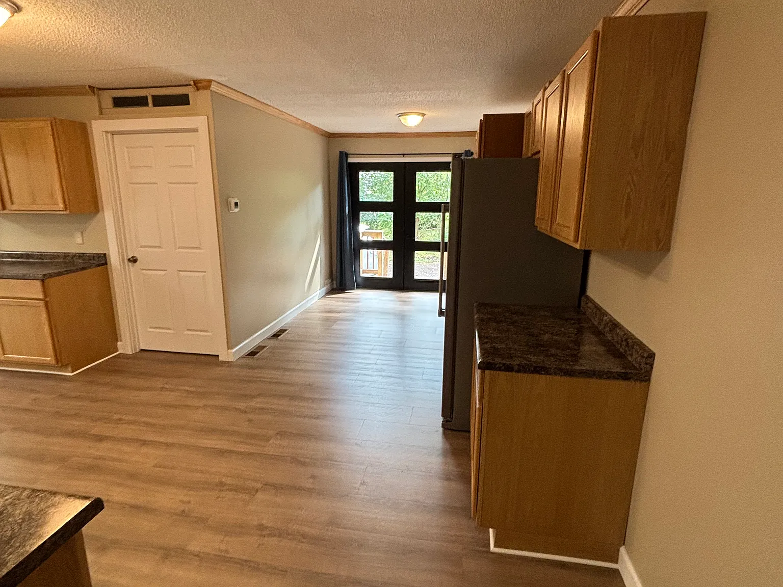 221 Court Ave N — Photo 2