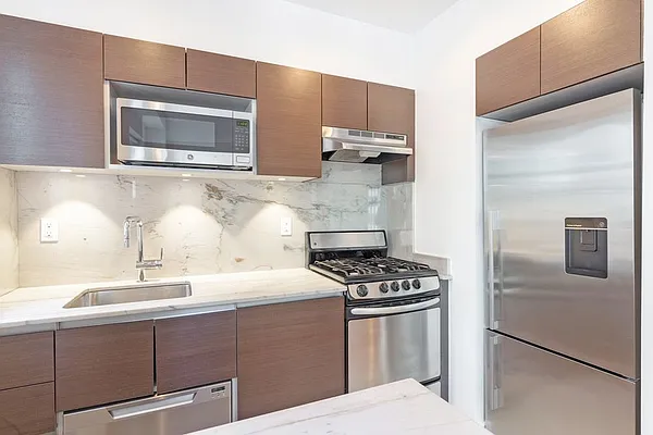 Rented by Stonehenge NYC LLC | media 4