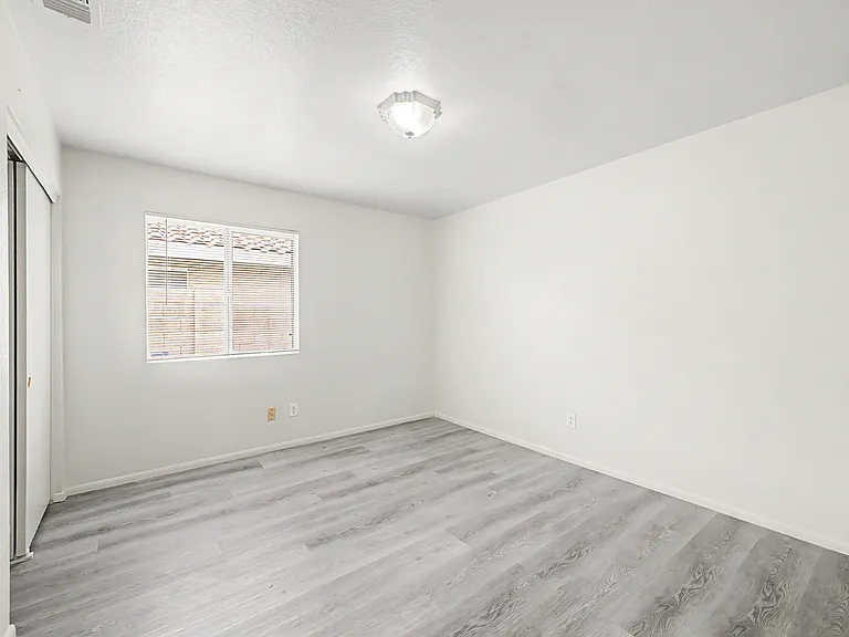 12402 N 41st Ave — Photo 15