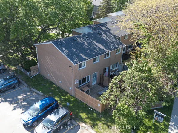 258 Queen Mary Rd #50, Kingston, ON K7M 2B2
