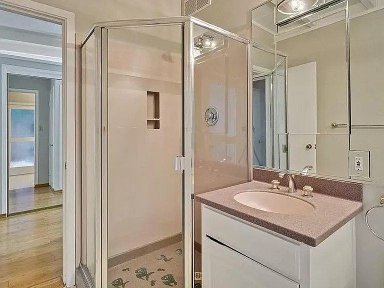 1011 Moreno Ave — Photo 11