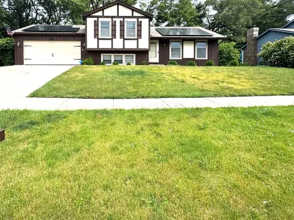 800 Marston Ave, Glen Ellyn, IL 60137
