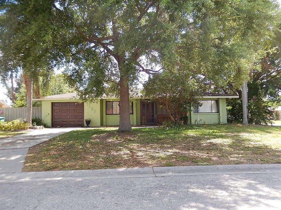1st image of 703 NE 16th Pl