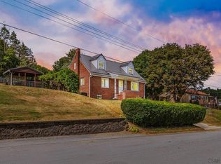 1902 Baumgardner Ave, Windber, PA 15963