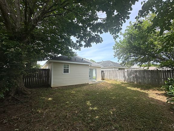 4th image of 405 Belle Chase Ct S